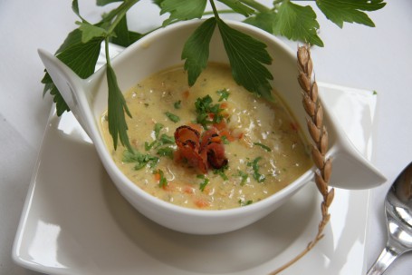 Grünkernsuppe mit Rohschinkenstreifen - Grünkernsuppe mit Rohschinkenstreifen (Foto: Heidegger/LK Niederösterreich - Nicht zur freien Verwendung)