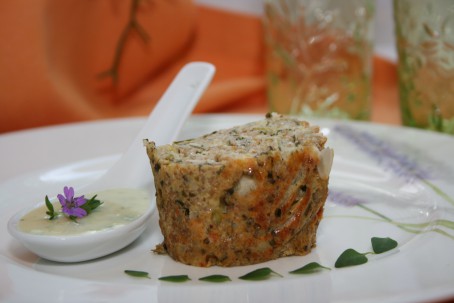 Dinkelbraten mit warmer Kräutersauce - Dinkelbraten mit warmer Kräutersauce (Foto: Heidegger/LK Niederösterreich - Nicht zur freien Verwendung) Dinkelbraten mit warmer Kräutersauce - Dinkelbraten mit warmer Kräutersauce (Foto: Heidegger/LK Niederösterreich - Nicht zur freien Verwendung)
