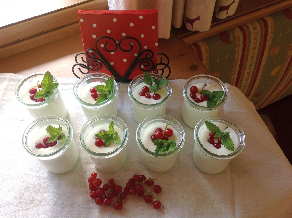 Buttermilchdessert - Regionale Rezepte Buttermilchdessert - Regionale Rezepte