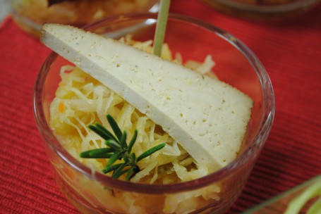 Sauerkrautsalat mit Tofu -  (Foto: LK OÖ Evelyn Puchner - nicht zur freien Verwendung)