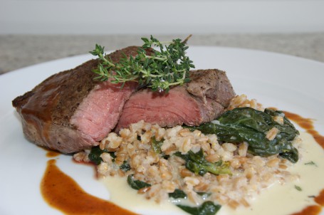 Steak mit Spinat-Dinkelrisotto -  (Foto: LK OÖ/Evelyn Puchner - Nicht zur freien Verwendung)