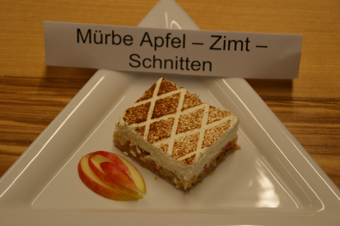 Mürbe Apfel-Zimt-Schnitten - Regionale Rezepte