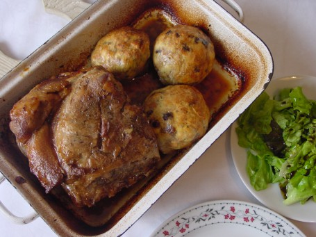 Netzknödel mit Rosinen -  (Foto: Eva Maria Lipp - Nicht zur freien Verwendung)