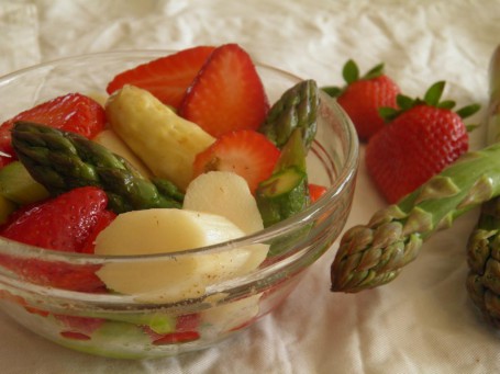 Erdbeer-Spargelsalat -  (Foto: Carina Laschober-Luif - Nicht zur freien Verwendung)