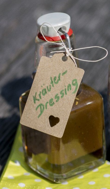 Kräuterdressing -  (Foto: Romana Schneider - Nicht zur freien Verwendung)