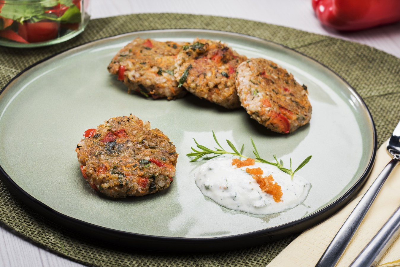 Buchweizenlaibchen mit Kräuterdip - Regionale Rezepte